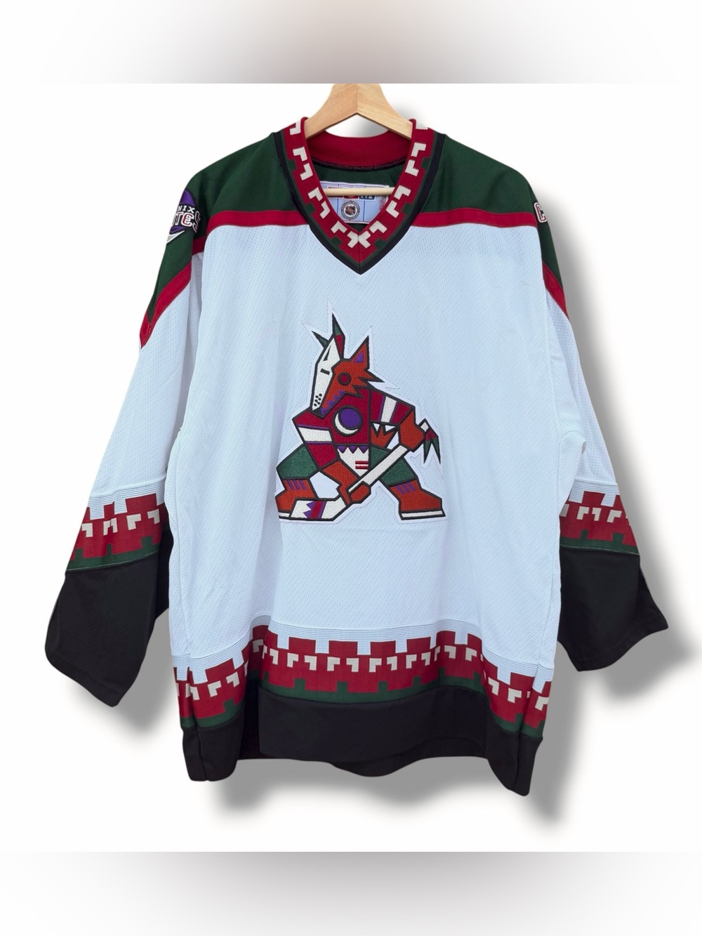 Vintage 90s CCM Phoenix Coyotes Kachina White Hockey Jersey Size Large NHL